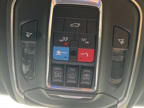 Used 2025 Jeep Grand Cherokee L Summit w/ Obsidian Package image 34