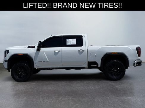 Used 2024 GMC Sierra 2500 AT4 w/ Technology Package AWD/4WD image 6