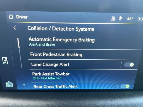 Used 2023 Chevrolet Suburban Z71 w/ Luxury Package image 17