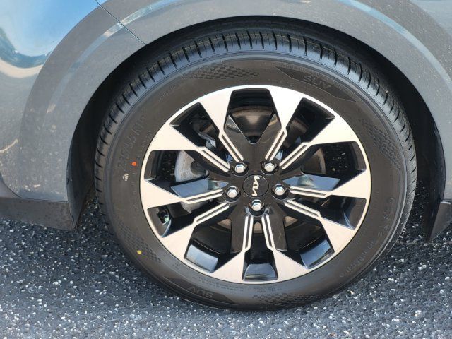 Certified 2024 Kia Carnival EX FWD image 9