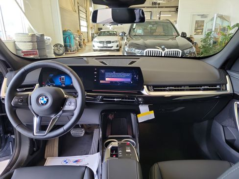 Used 2026 BMW X1 xDrive28i w/ Technology Package AWD/4WD image 18