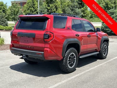 Used 2025 Toyota 4Runner TRD Off-Road Premium AWD/4WD image 32