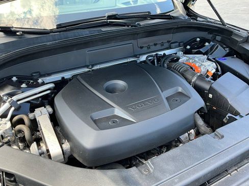 Used 2019 Volvo XC60 T8 Inscription w/ Advanced Package AWD/4WD image 11