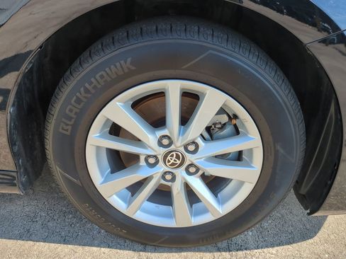 Used 2025 Toyota Camry LE image 11