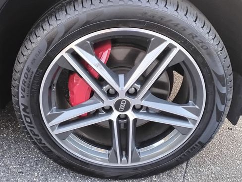 Certified 2025 Audi Q5 e Premium Plus image 14