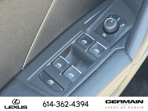 Used 2023 Volkswagen Tiguan SE w/ Panoramic Sunroof Package AWD/4WD image 28