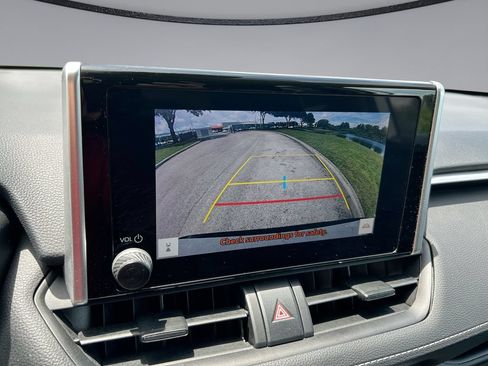 Used 2024 Toyota RAV4 LE FWD image 22