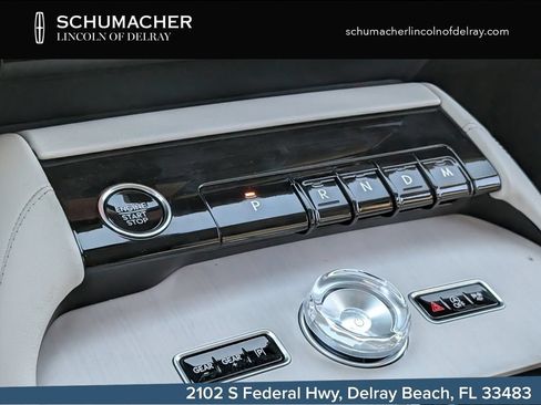New 2026 Lincoln Navigator Premiere AWD/4WD image 16