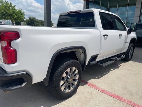 Used 2025 Chevrolet Silverado 2500 Custom w/ Custom Value Package AWD/4WD image 11