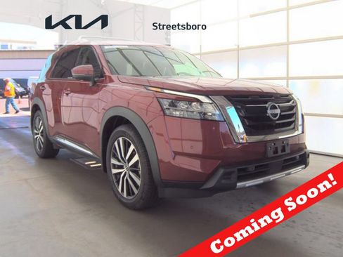 Used 2024 Nissan Pathfinder Platinum w/ Cargo Package AWD/4WD image 1