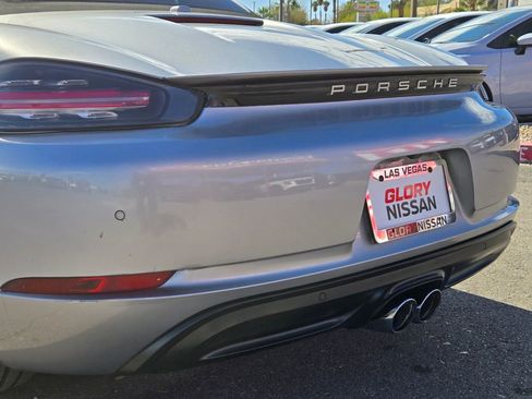 Used 2017 Porsche 718 Boxster S image 9