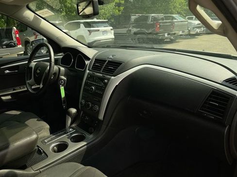 Used 2011 Chevrolet Traverse LT w/ Personal Connectivity Package FWD image 24