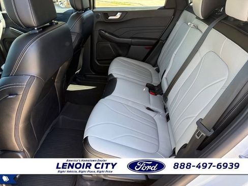Used 2025 Ford Escape SE w/ PHEV Premium Package FWD image 11