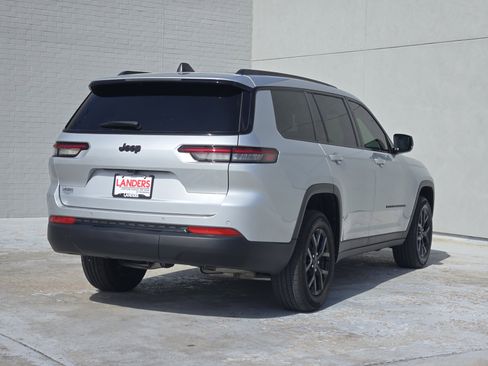 Used 2024 Jeep Grand Cherokee L Altitude image 8