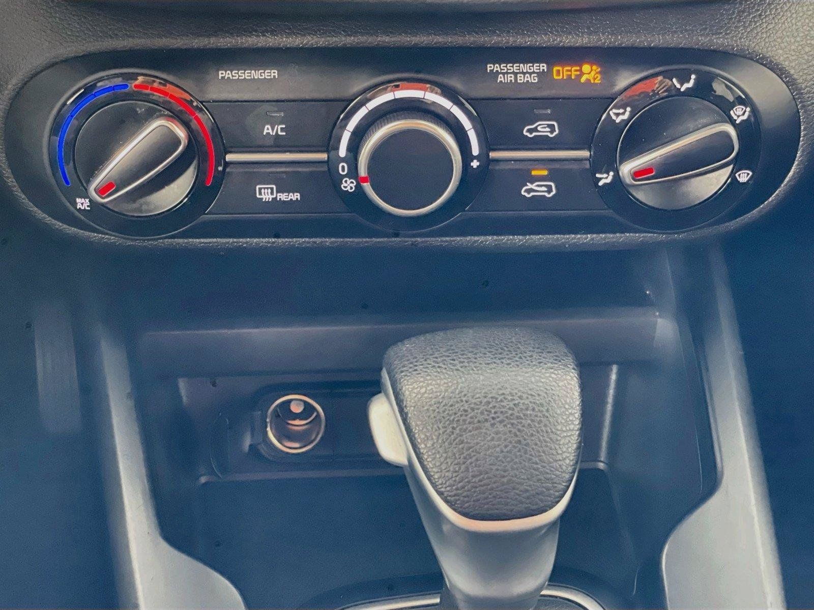Certified 2025 Kia Soul LX w/ LX Technology Package FWD image 18