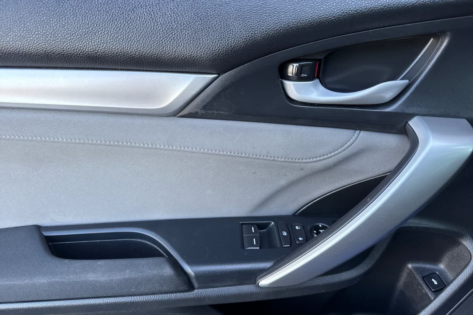 Used 2018 Honda Civic EX-T image 12