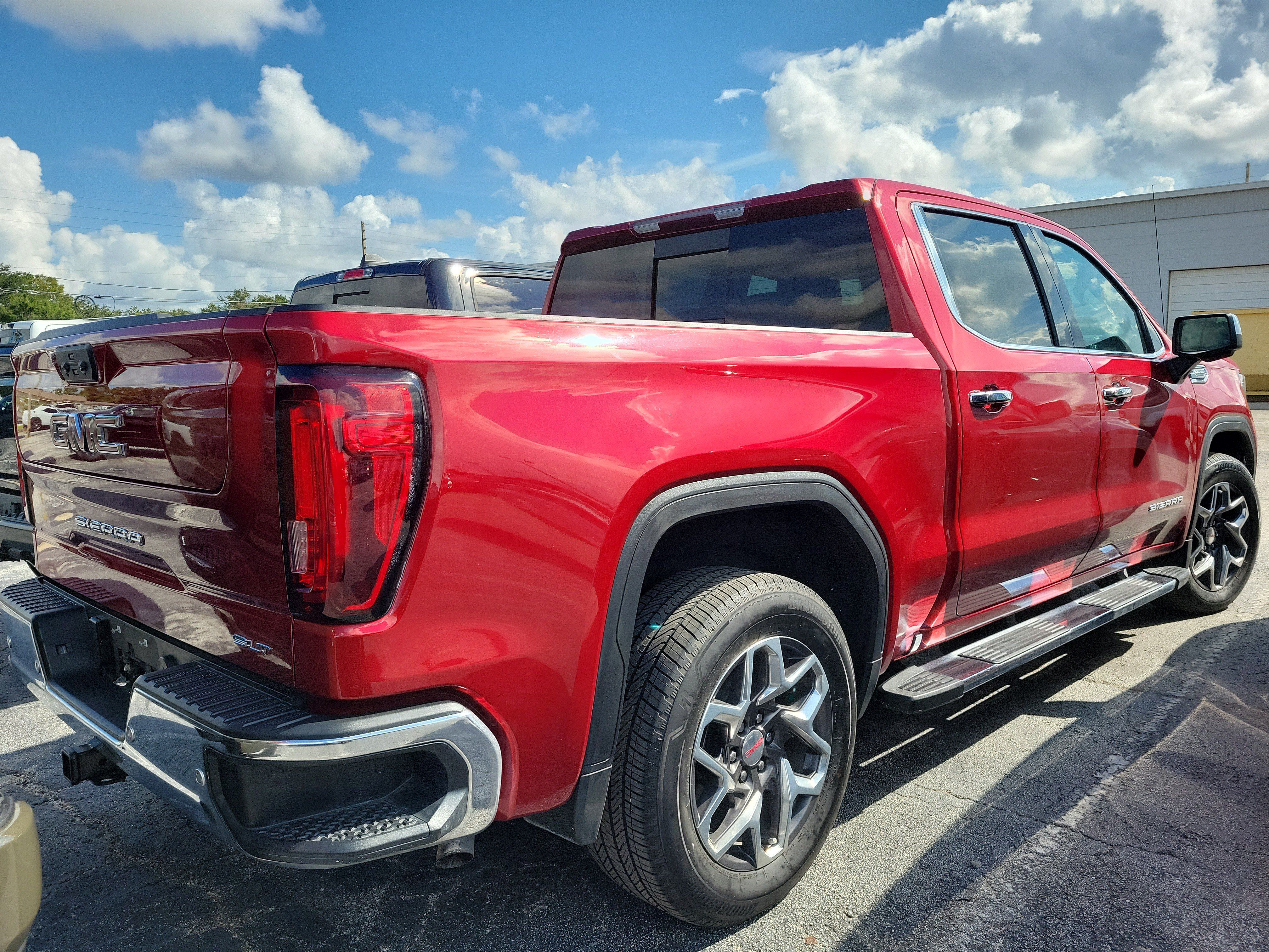Used 2023 GMC Sierra 1500 SLT w/ SLT Premium Plus Package RWD image 5