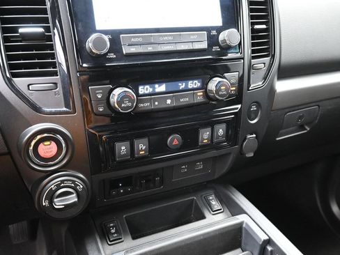 Used 2021 Nissan Titan PRO-4X w/ Pro-4x Convenience Package AWD/4WD image 19