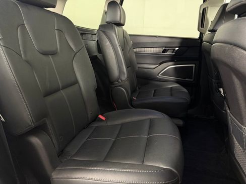 Used 2023 Kia Telluride EX w/ EX Captain's Chair Package FWD image 31