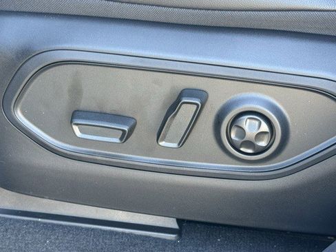 New 2025 Jeep Grand Cherokee Limited image 12