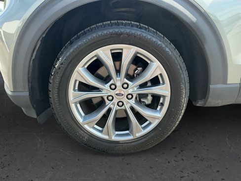 Used 2020 Ford Explorer XLT w/ Equipment Group 202A RWD image 13