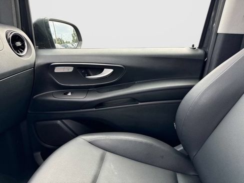 Used 2023 Mercedes-Benz Metris Passenger image 22
