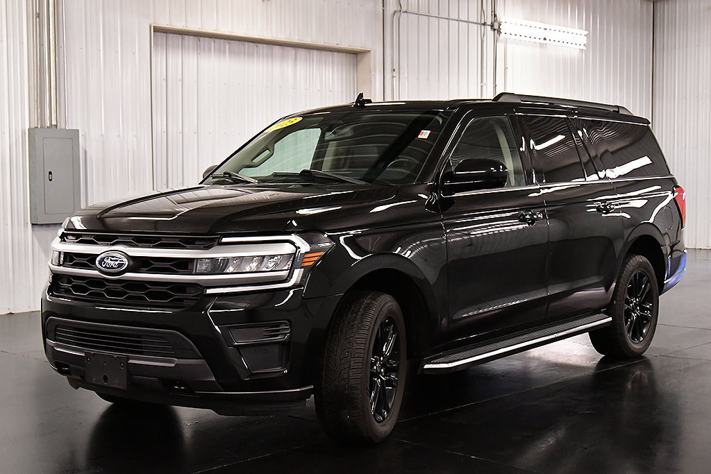 Used 2023 Ford Expedition Max XLT AWD/4WD image 3