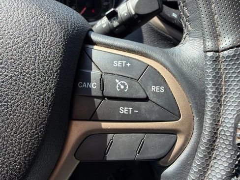 Used 2014 Jeep Cherokee Latitude FWD image 27