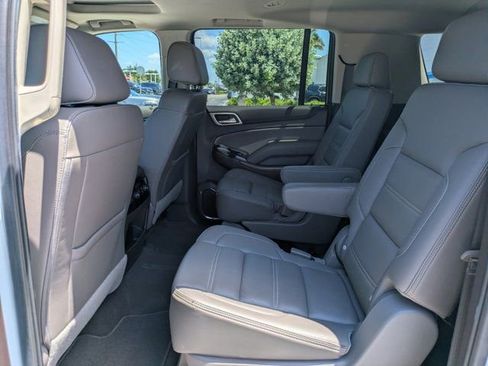 Used 2020 GMC Yukon XL Denali w/ Denali Premium Package AWD/4WD image 13