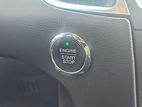 Used 2019 Ford Edge Titanium w/ Equipment Group 301A AWD/4WD image 27