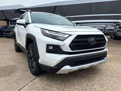 Used 2025 Toyota Corolla SE image 28