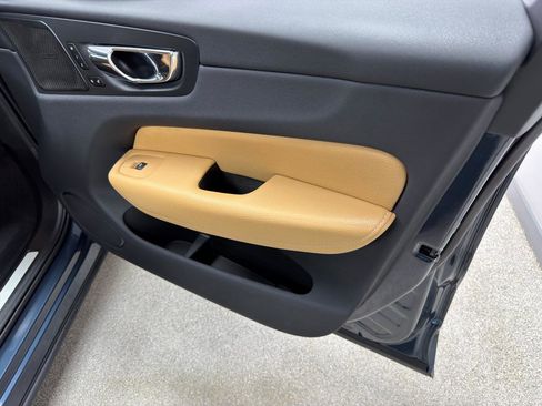 Used 2019 Volvo XC60 T5 Inscription w/ Protection Package image 13