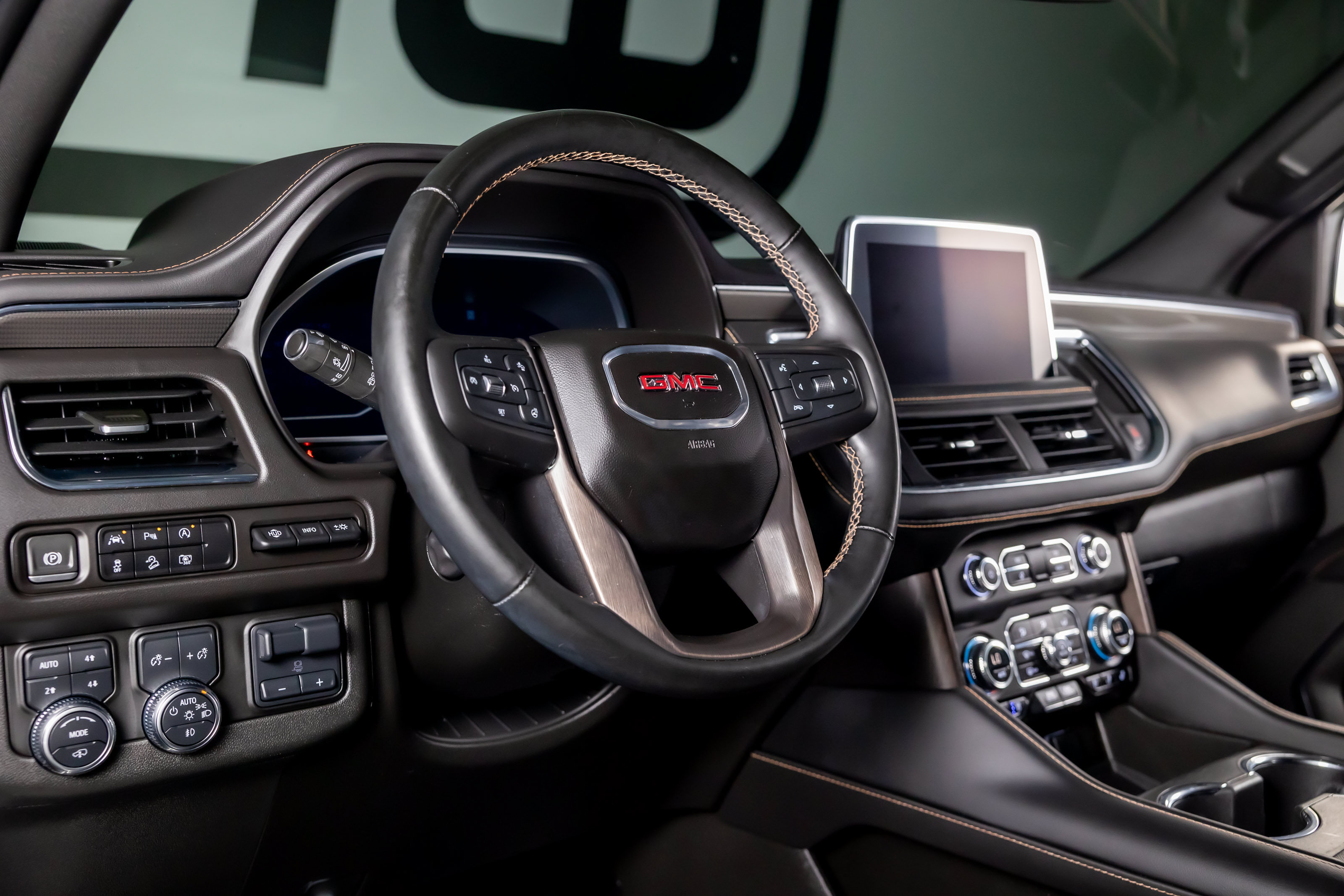 Used 2023 GMC Yukon XL AT4 w/ AT4 Premium Plus Package AWD/4WD image 37