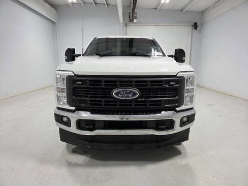 Used 2023 Ford F250 XL w/ FX4 Off-Road Package AWD/4WD image 2