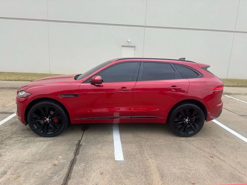 Used 2020 Jaguar F-PACE S image 2