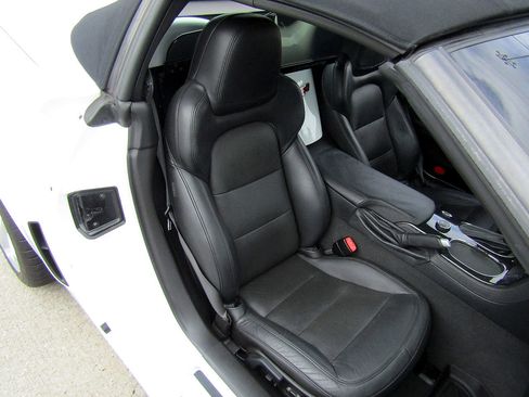 Used 2012 Chevrolet Corvette Grand Sport w/ 3LT Preferred Equipment Group RWD image 12