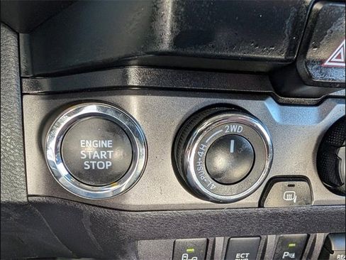 Used 2023 Toyota Tacoma TRD Sport image 11