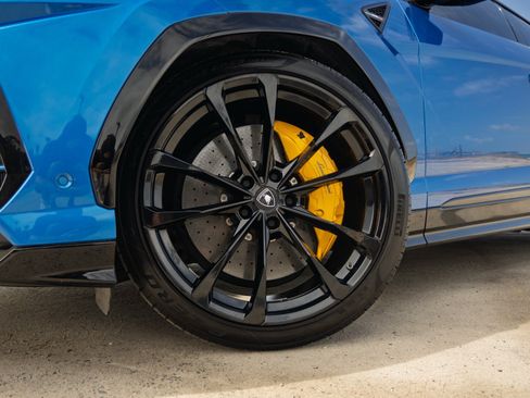 Used 2020 Lamborghini Urus AWD/4WD image 34