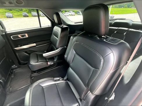 Used 2022 Ford Explorer XLT w/ Equipment Group 202A AWD/4WD image 24