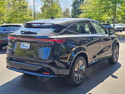 New 2025 Nissan Ariya AWD image 5