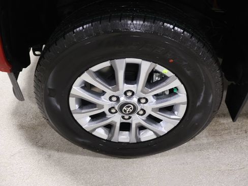 Used 2026 Toyota Tacoma Limited AWD/4WD image 6
