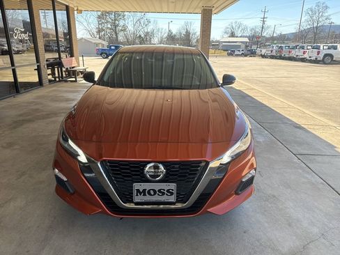 Used 2022 Nissan Altima 2.0 SR image 2