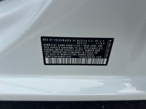 Used 2025 Volkswagen Jetta SE w/ Sunroof Package FWD image 24