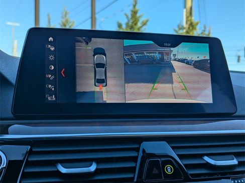 Used 2019 BMW 530i xDrive w/ Convenience Package image 15