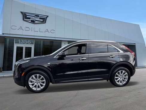 Certified 2023 Cadillac XT4 Luxury w/ Cold Weather Package AWD/4WD image 3