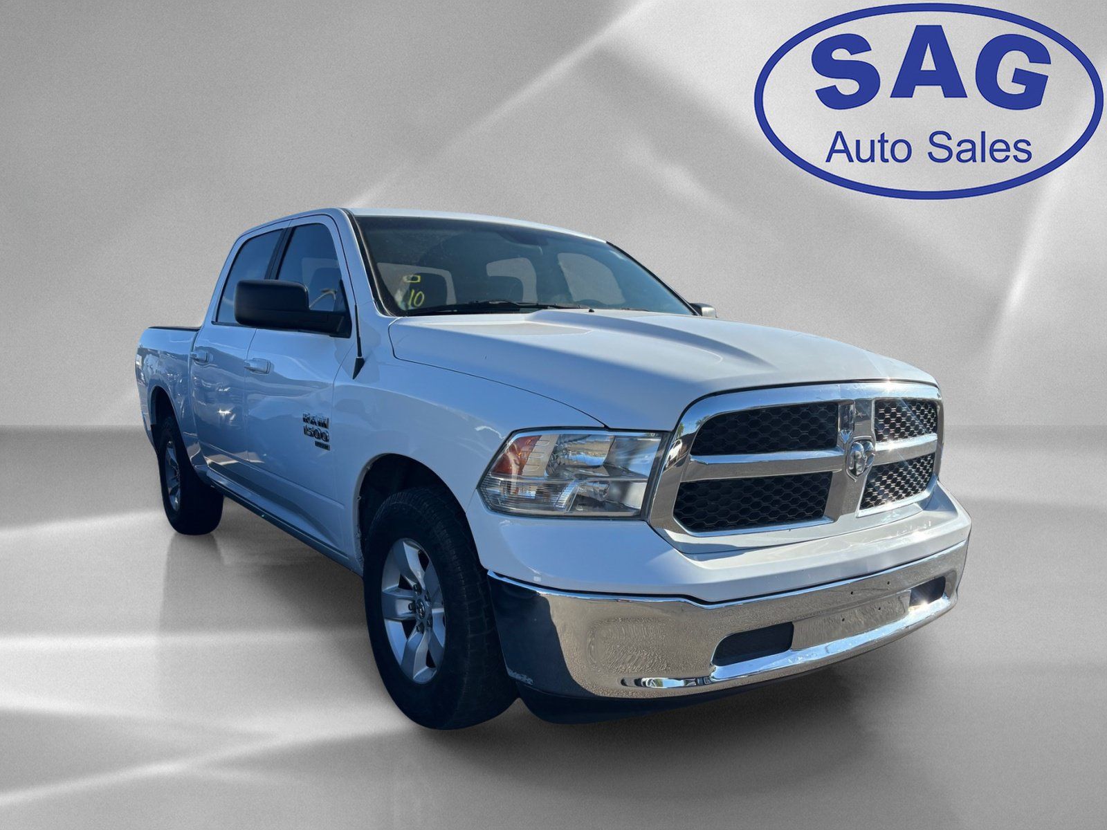 Used 2021 RAM 1500 Classic SLT RWD image 2