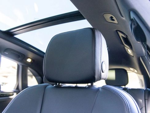 Certified 2025 Porsche Macan image 31