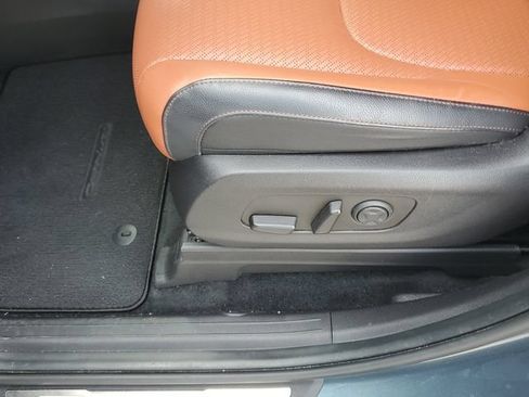 Certified 2024 Kia Carnival SX Prestige FWD image 21