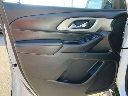 Used 2021 Chevrolet Traverse LS w/ LPO, Blackout Package FWD image 20