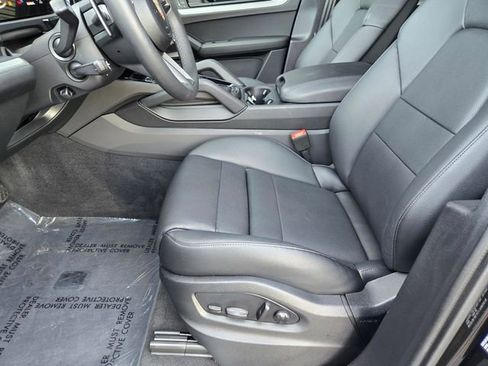 Used 2025 Porsche Cayenne image 26